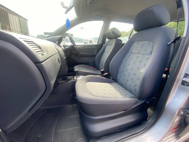 Skoda Fabia 1.4 16V Comfort White #53