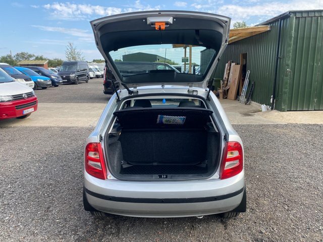 Skoda Fabia 1.4 16V Comfort White #9