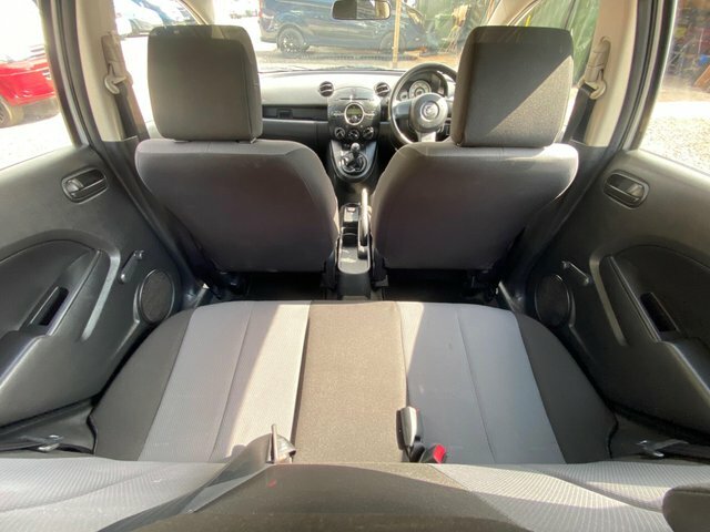 Mazda 2 1.5 Sport Hatchback Euro 4 103 White #45