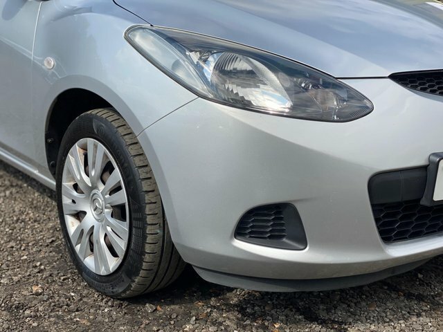 Mazda 2 1.5 Sport Hatchback Euro 4 103 White #18