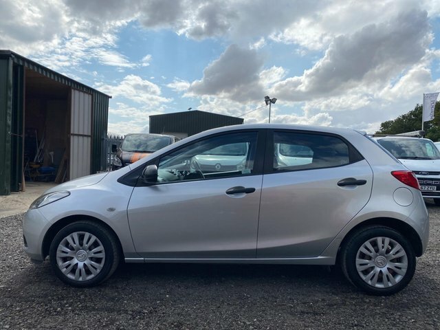 Mazda 2 1.5 Sport Hatchback Euro 4 103 White #15