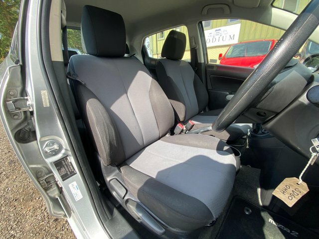 Mazda 2 1.5 Sport Hatchback Euro 4 103 White #27