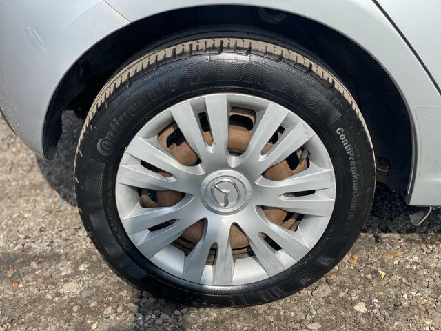 Mazda 2 1.5 Sport Hatchback Euro 4 103 White #13