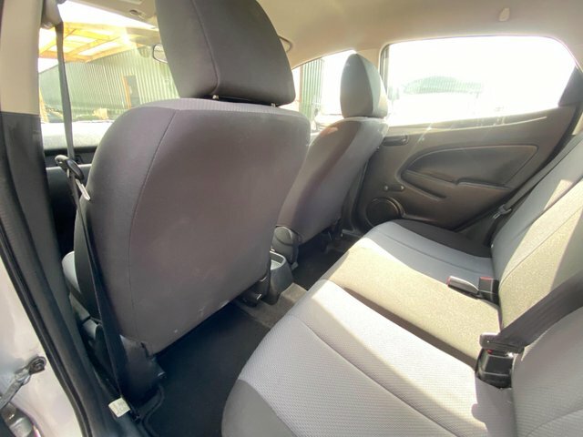 Mazda 2 1.5 Sport Hatchback Euro 4 103 White #47