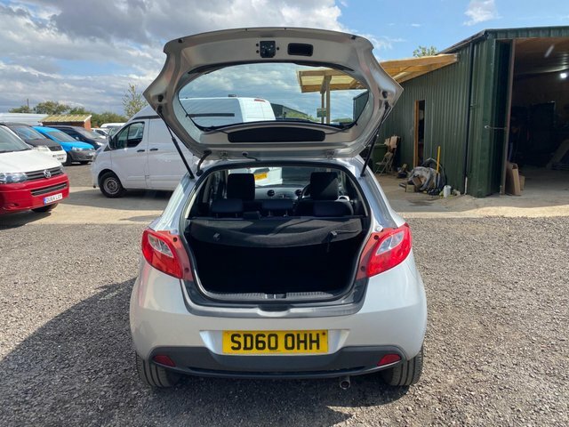 Mazda 2 1.5 Sport Hatchback Euro 4 103 White #42
