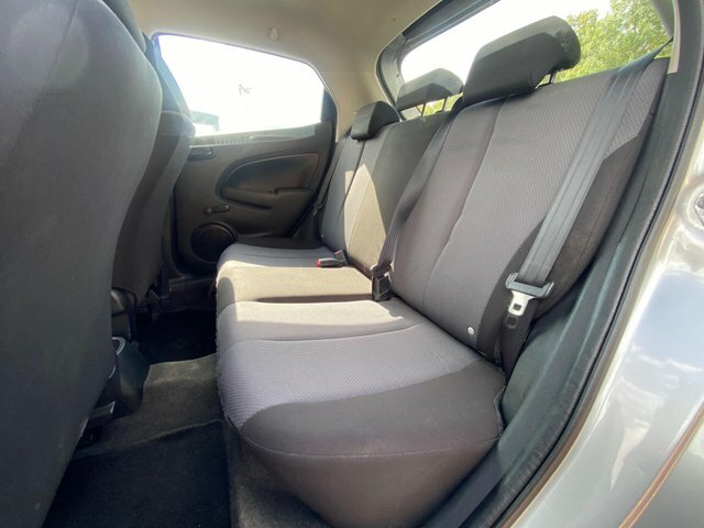Mazda 2 1.5 Sport Hatchback Euro 4 103 White #46