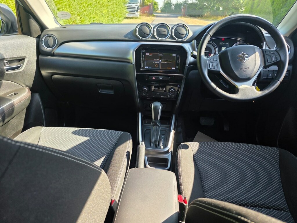 Suzuki Vitara Hatchback Black #10