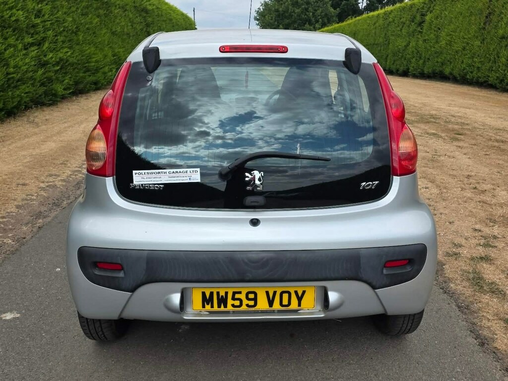 Peugeot 107 Hatchback Red #7
