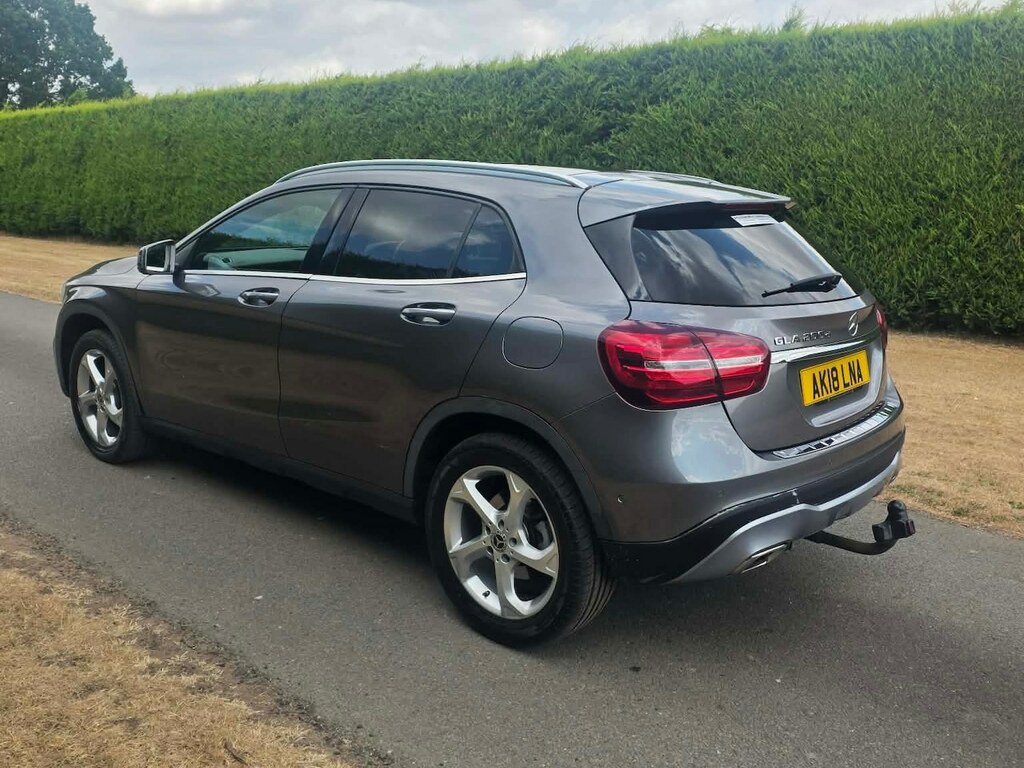 Mercedes-Benz GLA Class Gla 200D Sport Premium Plus Grey #5