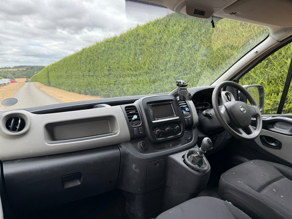 Nissan NV300 Acenta Dci Panel Van No Vat White #10