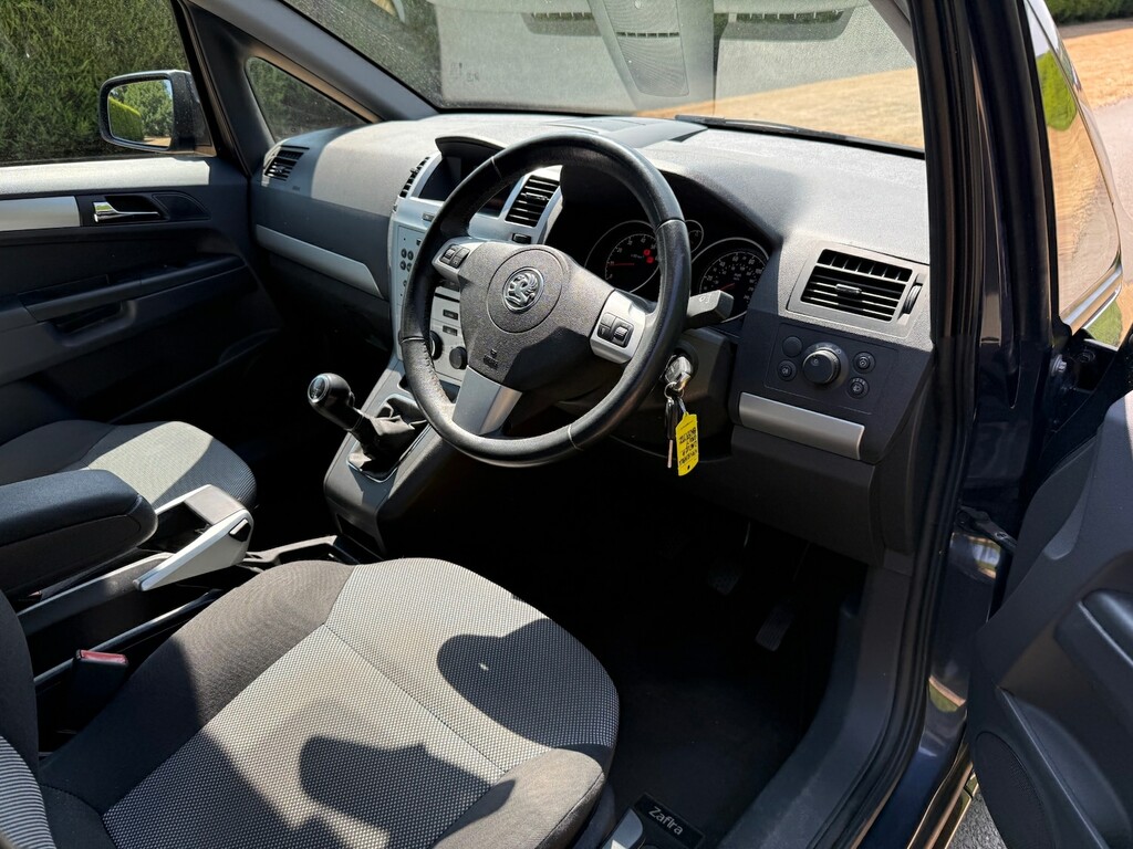 Vauxhall Zafira Exclusiv Cdti Silver #8