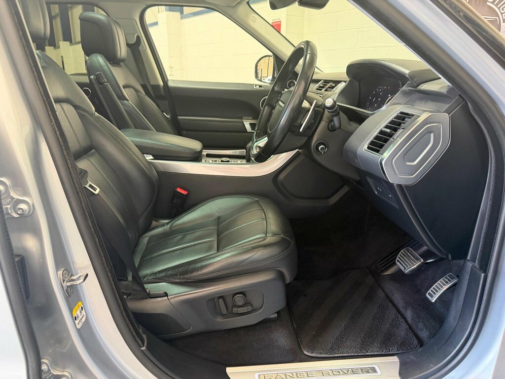 Land Rover Range Rover Sport Automatic Black #34