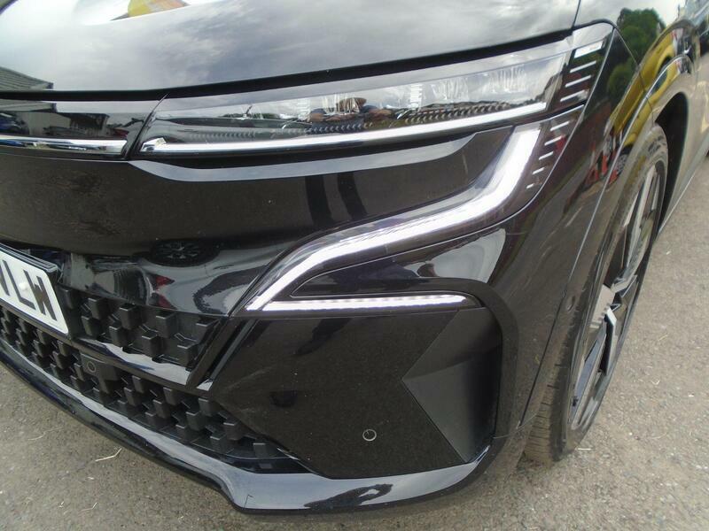 Renault Megane E-Tech 60Kwh Techno Optimum Charge  #6