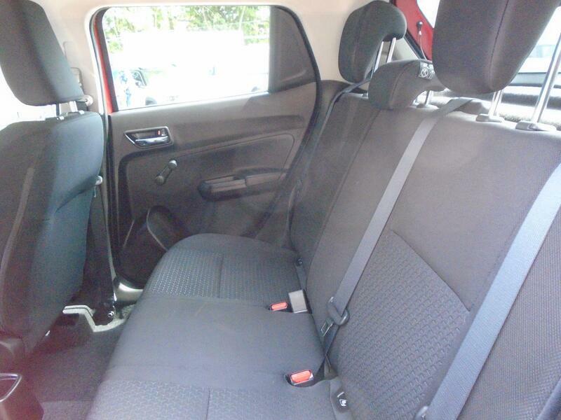 Suzuki Swift Dualjet Mhev Sz-l Hatchback White #31