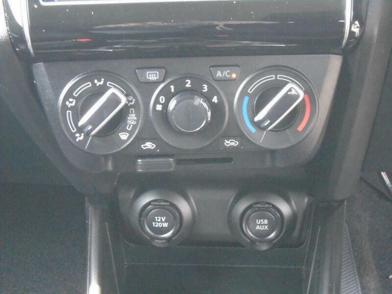 Suzuki Swift Dualjet Mhev Sz-l Hatchback White #37