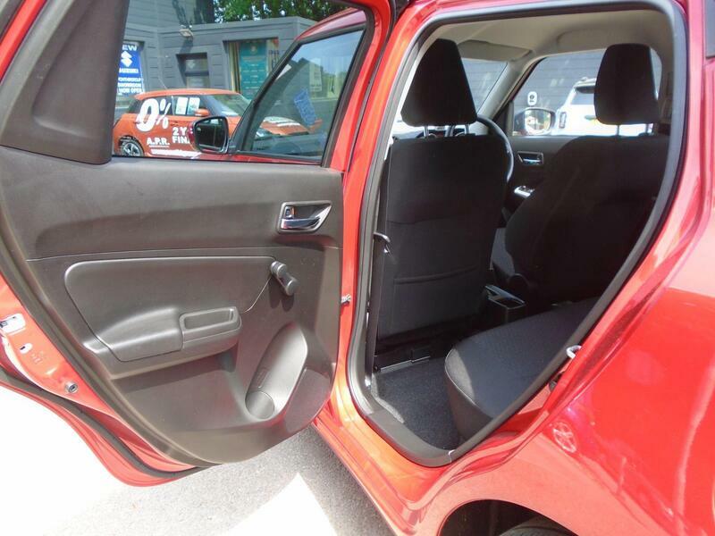 Suzuki Swift Dualjet Mhev Sz-l Hatchback White #30