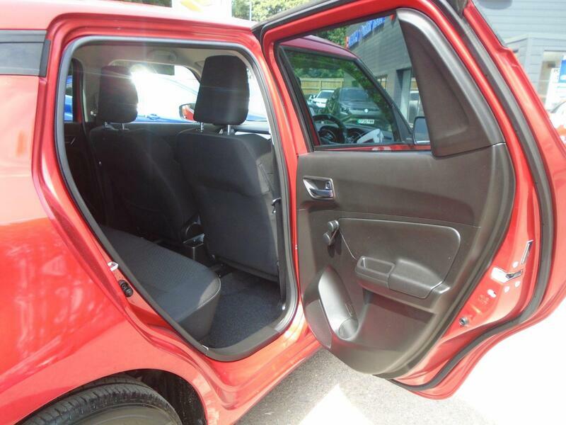 Suzuki Swift Dualjet Mhev Sz-l Hatchback White #22