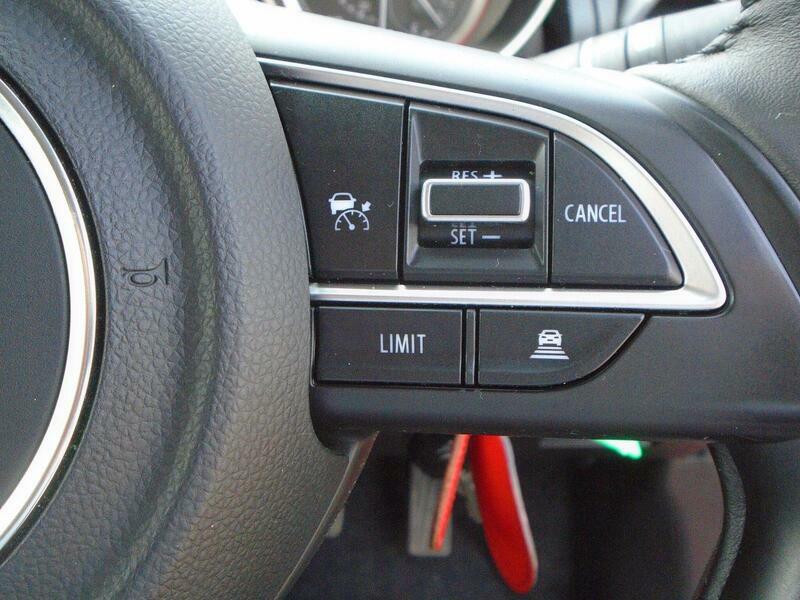 Suzuki Swift Dualjet Mhev Sz-l Hatchback White #42