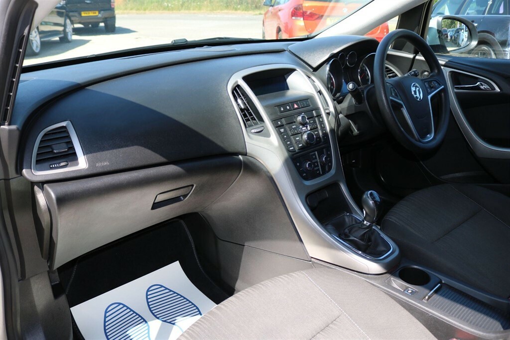 Vauxhall Astra 1.6 16V Sri Sports #20