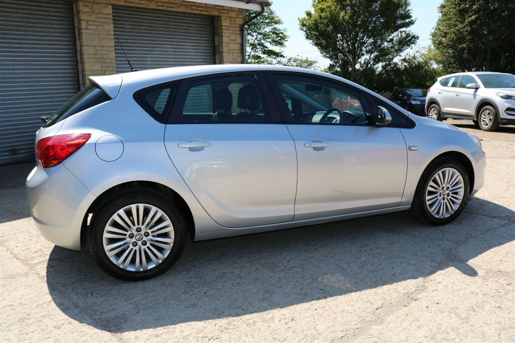 Vauxhall Astra 1.6 16V Sri Sports #5
