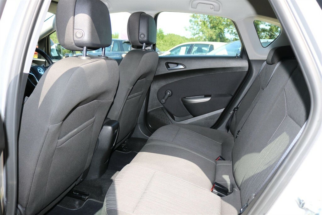 Vauxhall Astra 1.6 16V Sri Sports #22