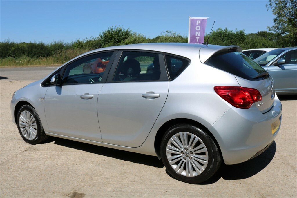 Vauxhall Astra 1.6 16V Sri Sports #11