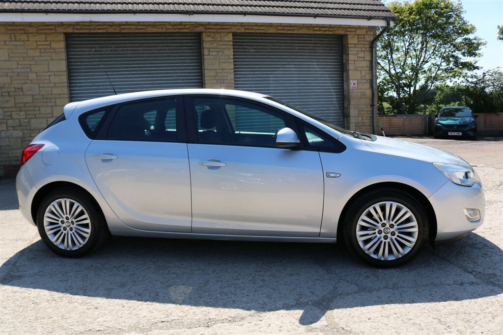 Vauxhall Astra 1.6 16V Sri Sports #4
