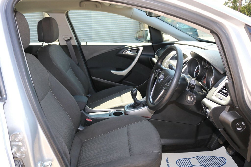 Vauxhall Astra 1.6 16V Sri Sports #16
