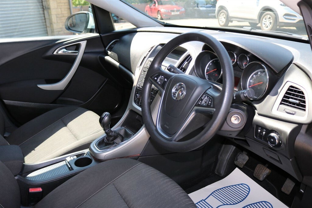 Vauxhall Astra 1.6 16V Sri Sports #17