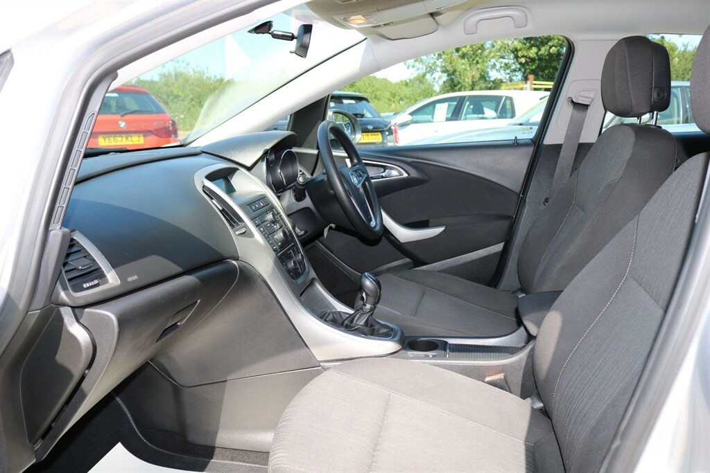Vauxhall Astra 1.6 16V Sri Sports #19