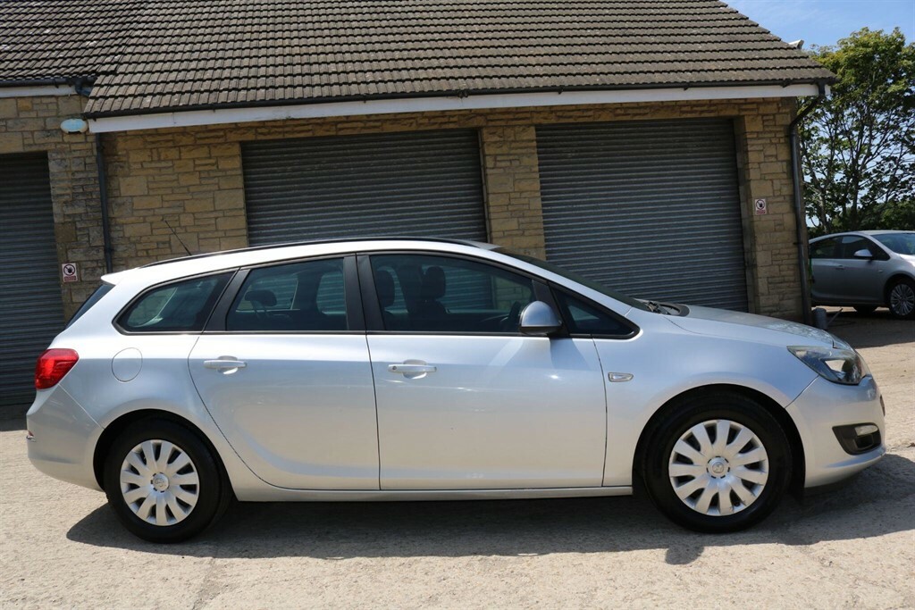 Vauxhall Astra 1.7 Cdti Ecoflex Exclusiv Sports Tourer Euro 5 S  #4