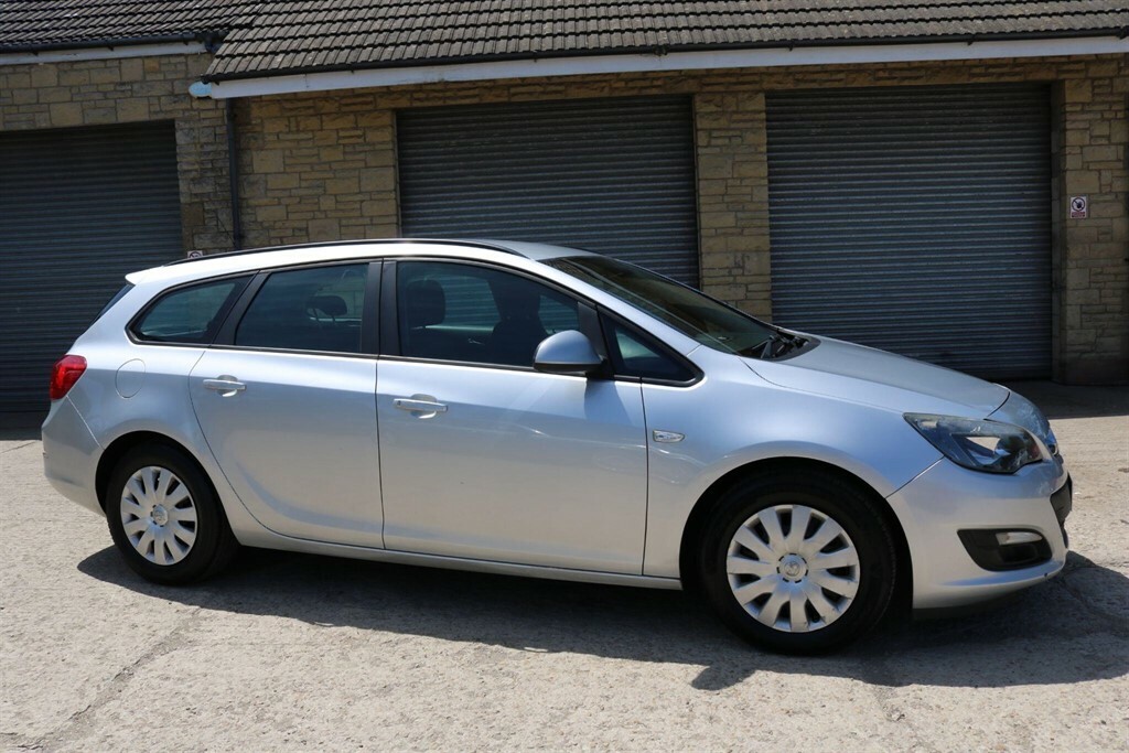 Vauxhall Astra 1.7 Cdti Ecoflex Exclusiv Sports Tourer Euro 5 S  #3