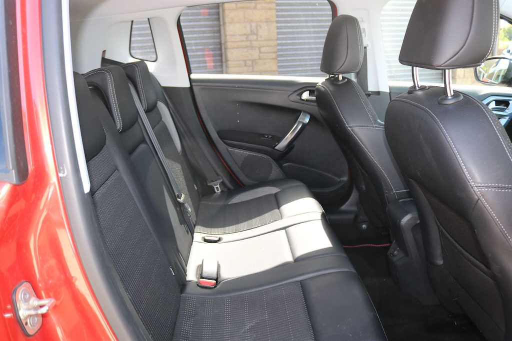 Peugeot 2008 1.6 E-hdi 115 Feline Calima Blue #21