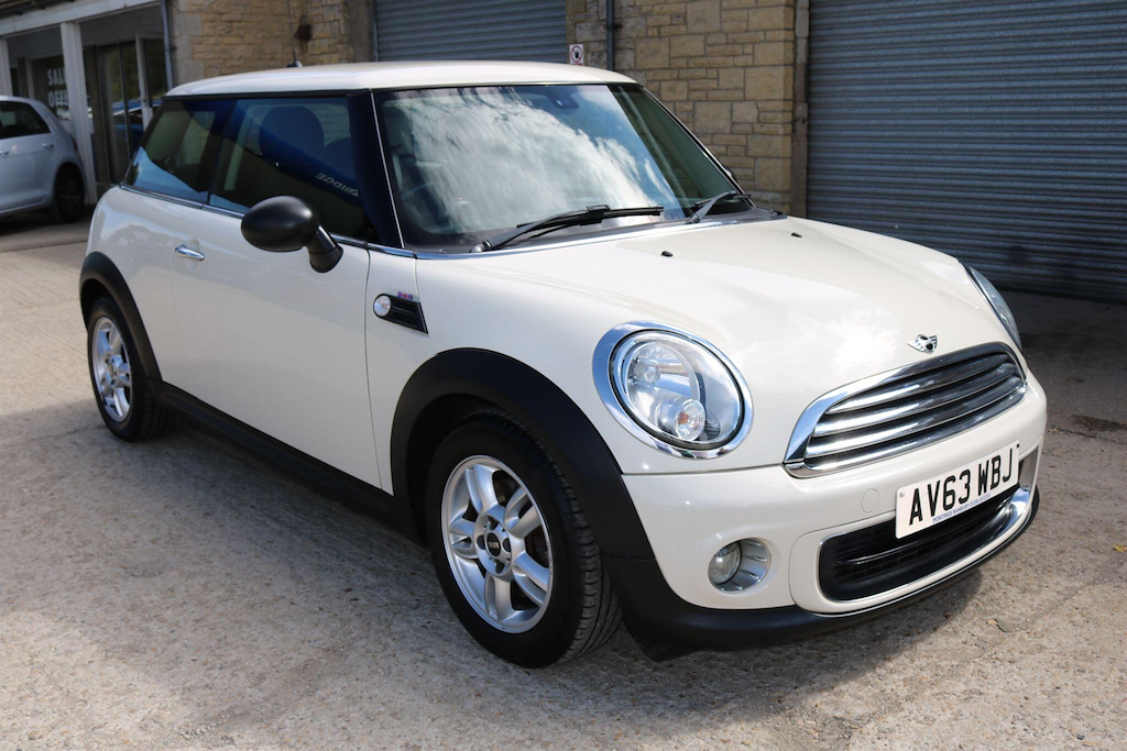 Mini Hatch 1.6 One Euro 5 AV63WBJ