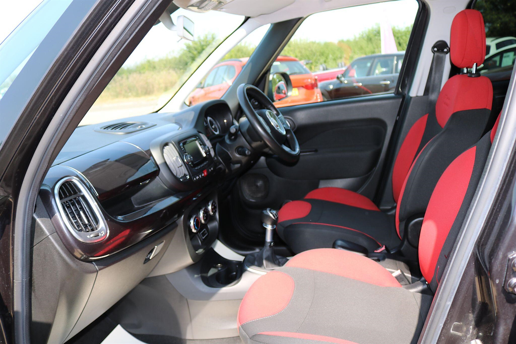 Fiat 500L 2015 Fiat 500Lnbsp1.3 Multijet Trekking Dualogic Yellow #18