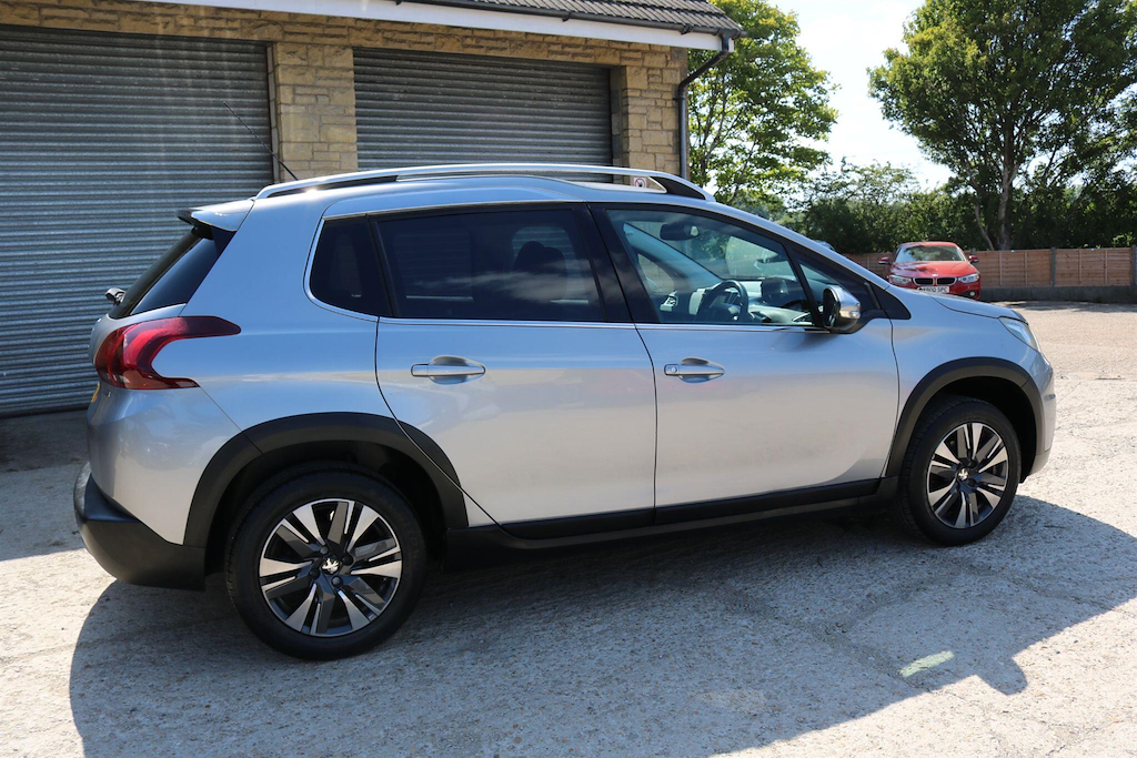 Peugeot 2008 1.2 Puretech Allure Euro 6 MH16VXW  #5
