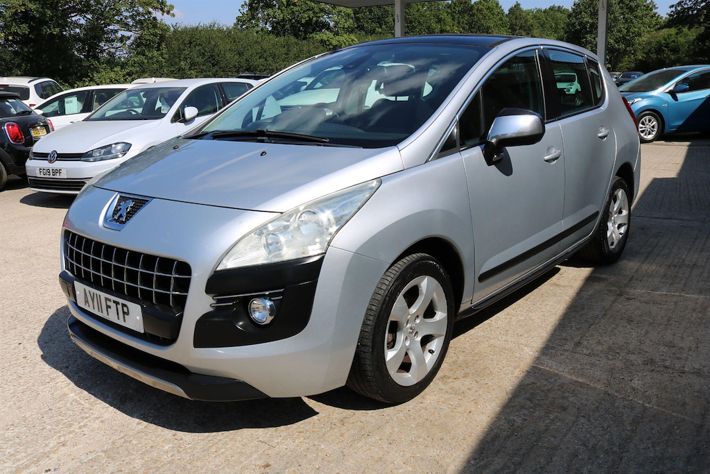 Peugeot 3008 Hatchback Brown #15