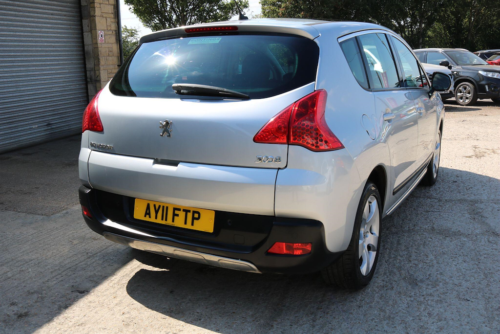 Peugeot 3008 Hatchback Brown #7