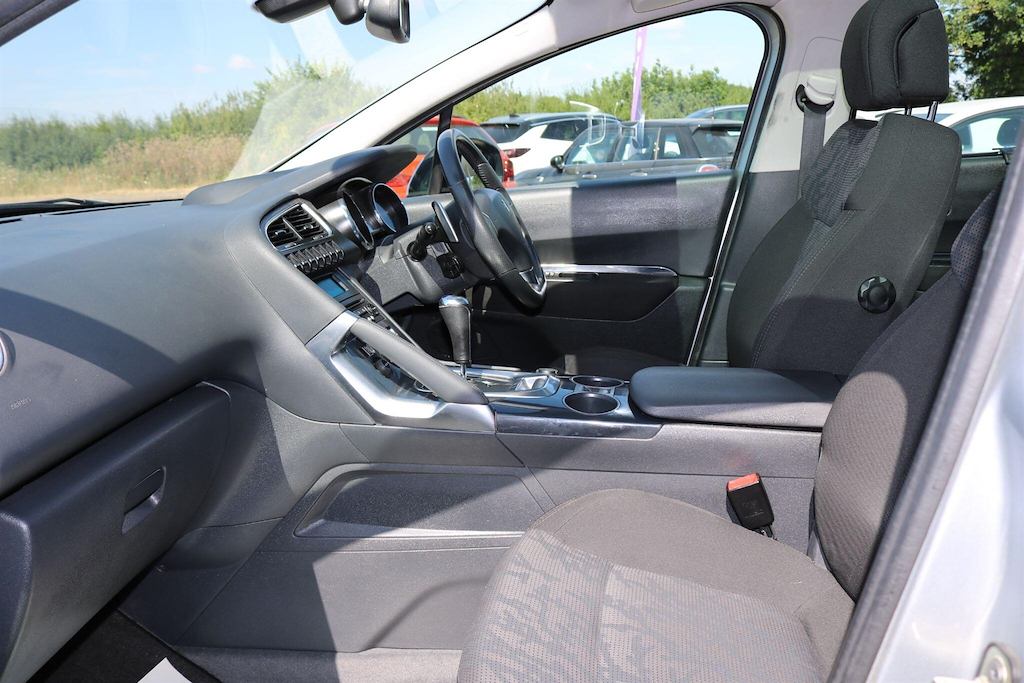 Peugeot 3008 Hatchback Brown #19