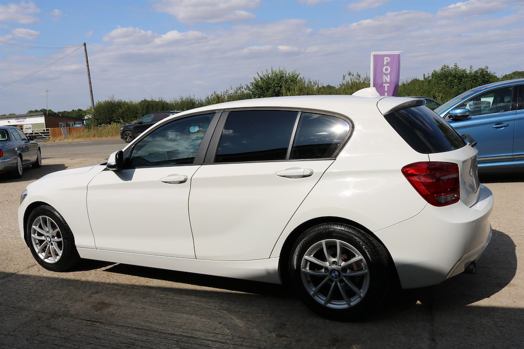 BMW 1 Series Se Black #11