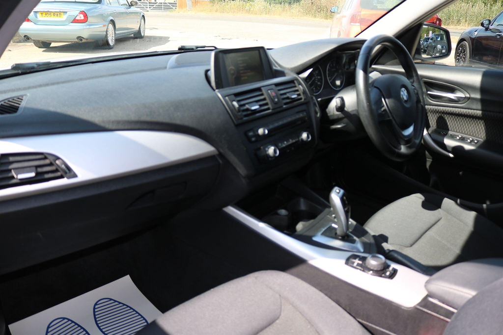 BMW 1 Series Se Black #20
