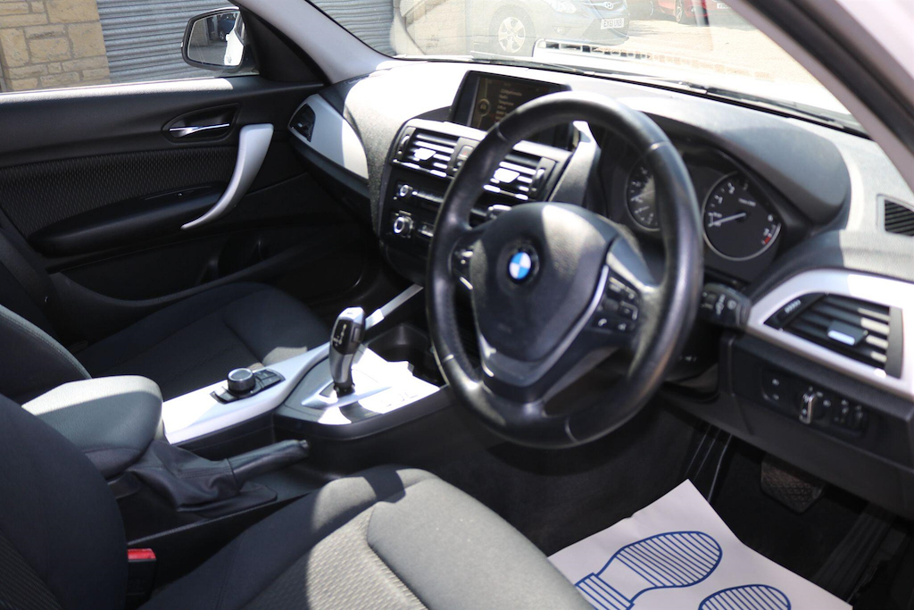 BMW 1 Series Se Black #17