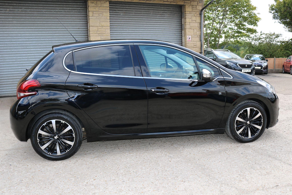 Peugeot 208 1.2 Puretech Tech Edition Euro 6 Ss Black #5
