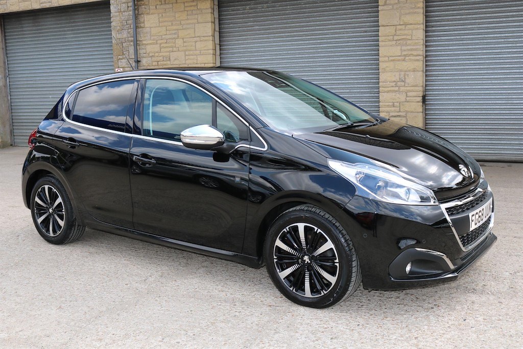 Peugeot 208 1.2 Puretech Tech Edition Euro 6 Ss Black #2