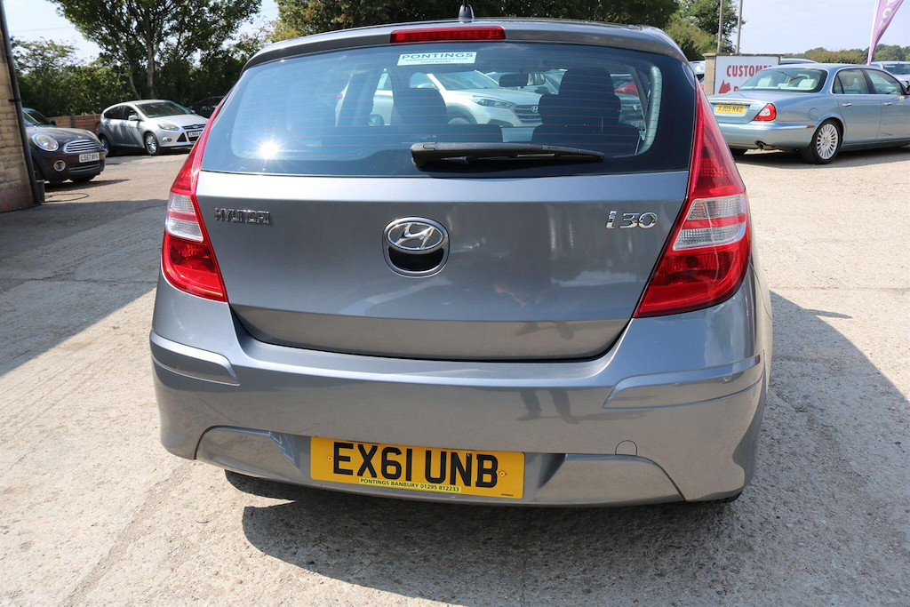 Hyundai I30 Crdi Premium Black #7