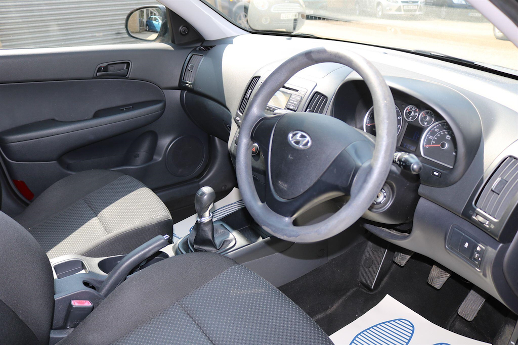 Hyundai I30 Crdi Premium Black #15