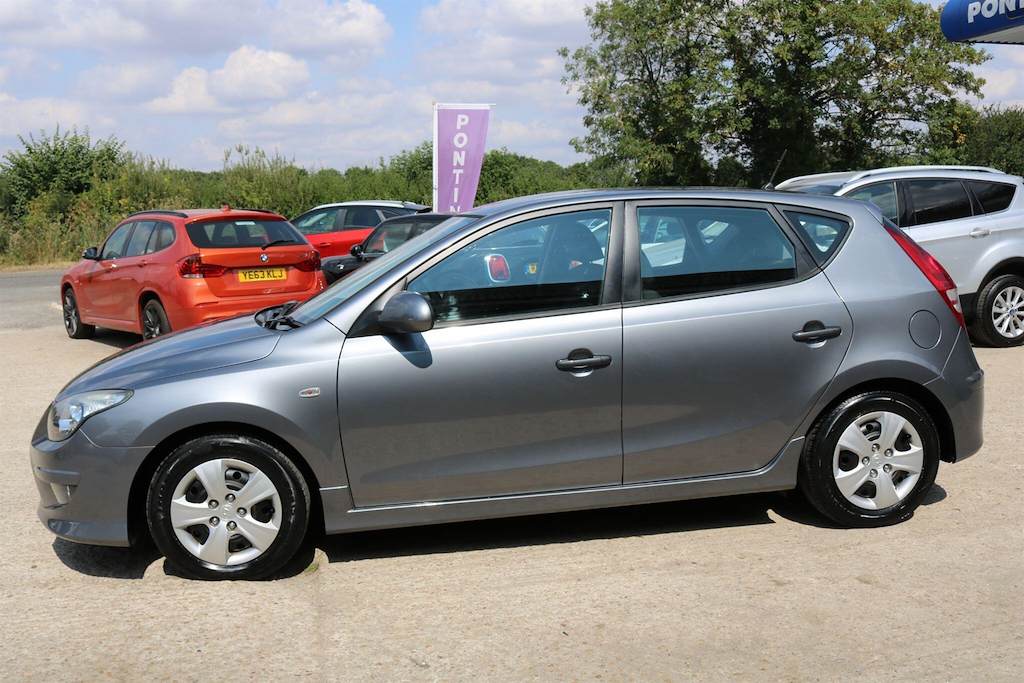 Hyundai I30 Crdi Premium Black #11
