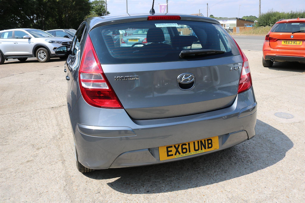 Hyundai I30 Crdi Premium Black #8