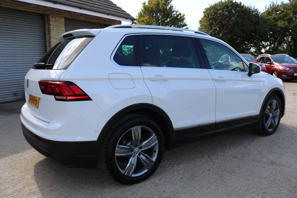 Volkswagen Tiguan 2.0 Tdi Match Euro 6 Ss White #3
