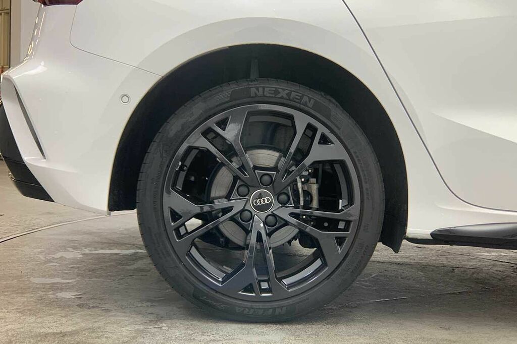 Audi A3 Black Edition 40 Tfsi E 204 Ps S Tronic - 2025 RJ25DWE White #5